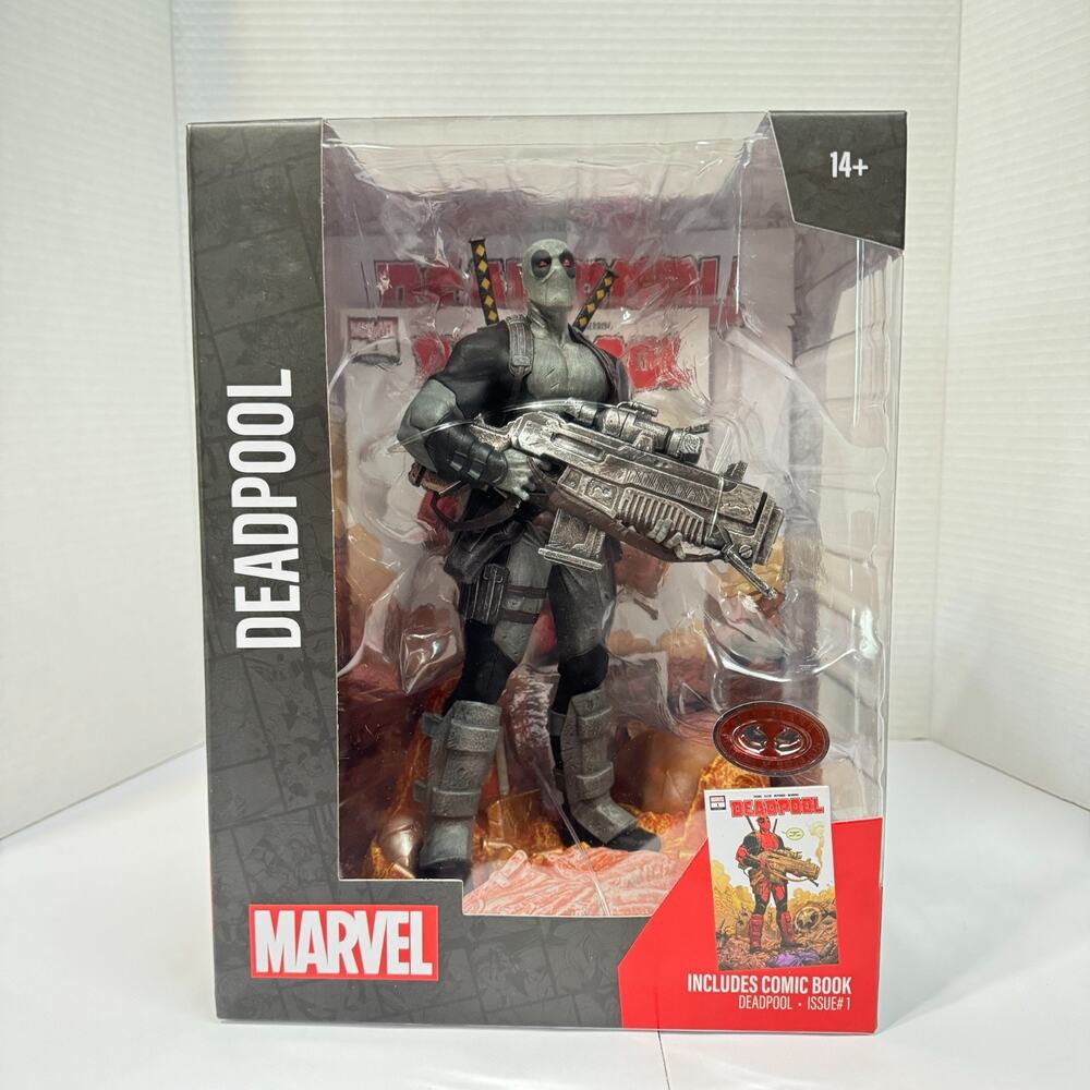 McFarlane Marvel Deadpool #1 1:6 Scale Platinum Chase Figure w/ Comic